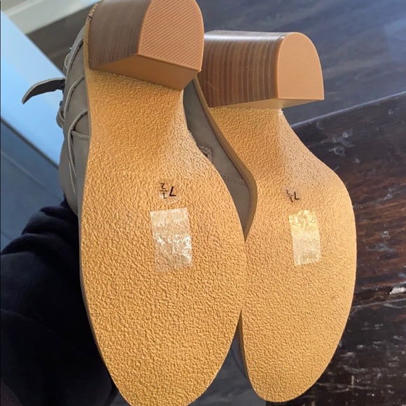 Booties DSW NEW - Picture 6 of 6